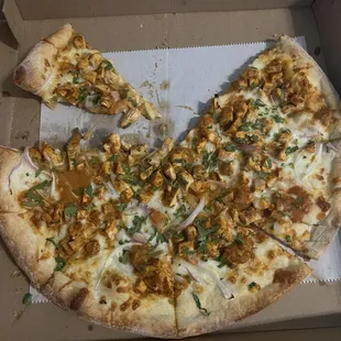 Chicken tikka pizza