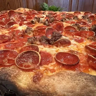 Close up of the pizza. The crust, incredible. The bowl pepperoni? Yassssssss please