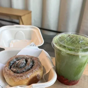 Black sesame morning bun &amp; strawberry matcha latte