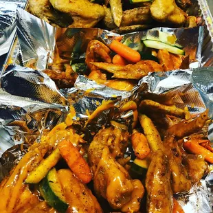 food, chicken wings and fried chicken