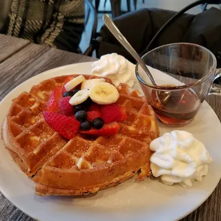 Waffle with Fresh Fruits