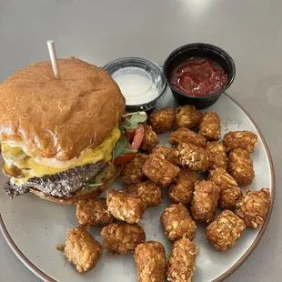 House burger w tots