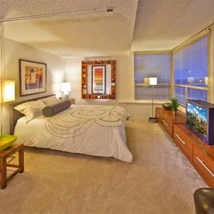 Riley Towers offers Studio, 1, 2, &amp; 3 Bedroom apartments and townhomes available in downtown Indianapolis.