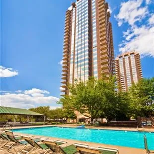 Riley Towers offers Studio, 1, 2, &amp; 3 Bedroom apartments and townhomes available in downtown Indianapolis.