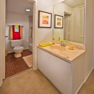 Riley Towers offers Studio, 1, 2, &amp; 3 Bedroom apartments and townhomes available in downtown Indianapolis.