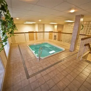 Riley Towers offers Studio, 1, 2, &amp; 3 Bedroom apartments and townhomes available in downtown Indianapolis.