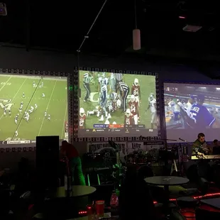3 Big giant screen projector tv&apos;s