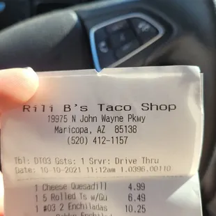 Food has no flavor. Food made my whole family sick. Stomachache Throwing up. Diarrhea.  Do not eat there.