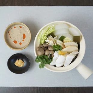 Rin-Tei Cod Hot Pot with Creamy Soy Milk-Sesame Sauce