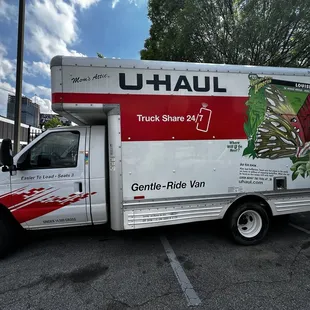 Drove a Uhaul for 6 hours and just wanted a good meal and some decent service.