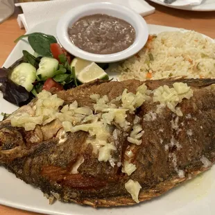 Fried fish with garlic