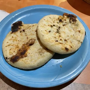 Pupusas look good. Too bad that they&apos;re so bland