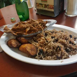 food, chicken wings and fried chicken