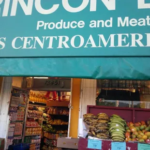 Nice city market format but avoiding the pitfalls of crowded and dirty, clean and friendly here