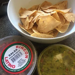 Rincon chips, salsa and guacamole.