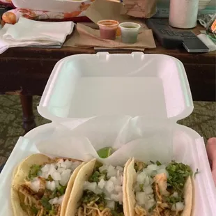 Tacos, elote