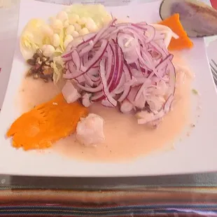 El cebiche mixto muy rico 10/10 la atención también es buena