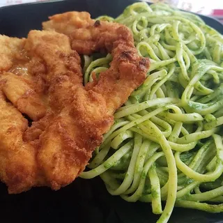 TALLARIN VERDE CON MILANESA