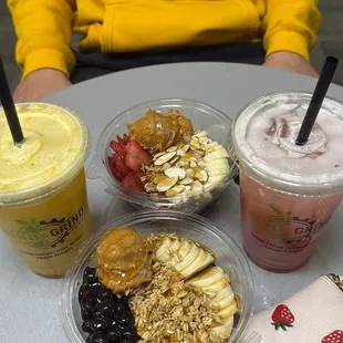 Açaí bowls, 3 topping and 3 fruits. Orangeade and watermelon lemonade