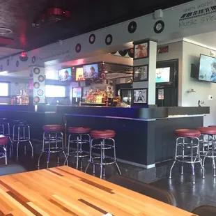 Cute, clean restaurant &amp; bar.