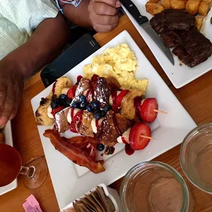 Panettone kabobs With a delicious sauce