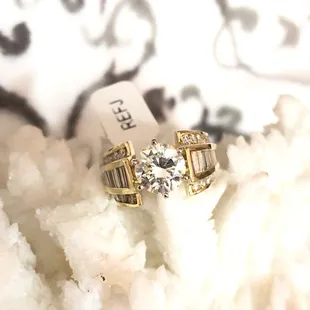 Round R. Alan Design Ring