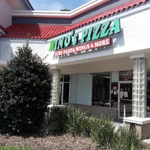 Rino&apos;s Pizza