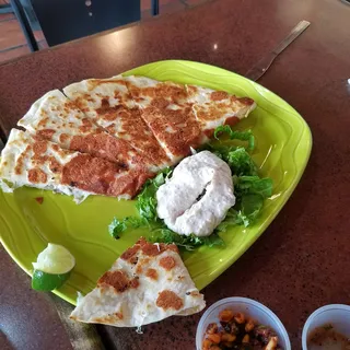 Quesadilla Hongos