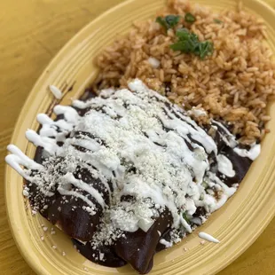 Monday Special: Mole Enchiladas - IG: @nelson_eats