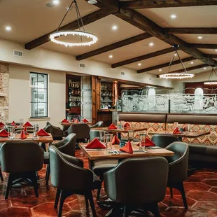 sushi and sashimi, interior