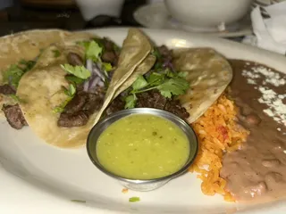 Los Reyes Mexican Grill