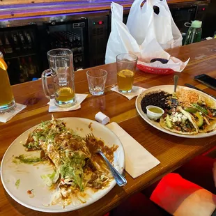 Grande wet burrito with grilled steak (DELICIOUS) and veggie street tacos (also delicious per my wife).