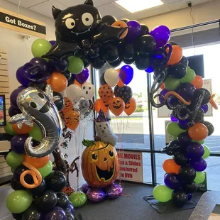 Halloween balloon art!