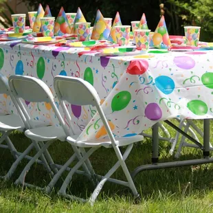 Kids Tables and Chairs