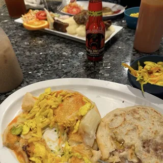 Pupusas con Frijol y Queso