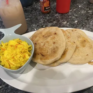 Pupusas Chorizo y Queso