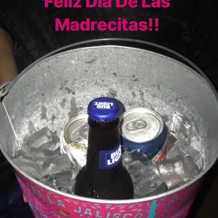 Feliz Dia de Las Madres!!