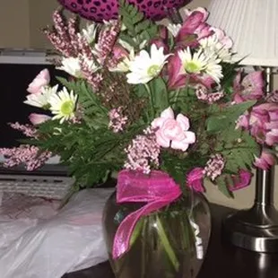 Not the &quot;Premium&quot; size Proflowers Blush Bouquet I paid for, this is not even the &quot;standard&quot; smallest size