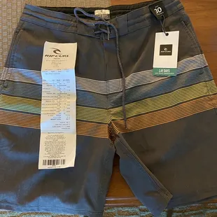 This boardshorts is very comfortable. Love it  will shop for other walkshorts.