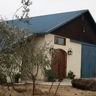 displayed on http://www.cheers2wine.com/Lodi-wineries.html