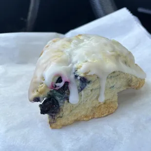 Blueberry lemon scone (perfect moist/dry level, and sweetness level)
