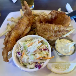 Fish &amp; chips (garlic fries)