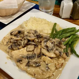 Chicken Marsala with Mashed Potatoes and Green Beans