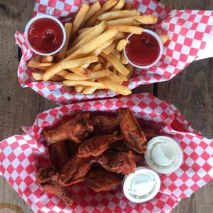 Hot wings and fries!