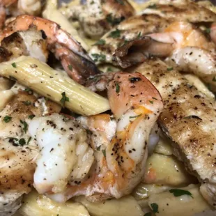 Cajun Chicken &amp; Shrimp Pasta (with additional peppers in lieu of mushrooms!!!)