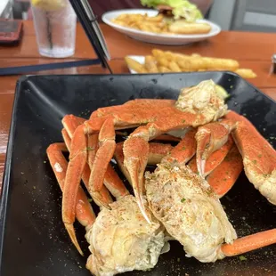 2 Lbs. Snow Crab Legs