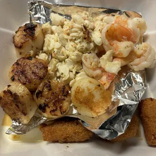 Riptide special (scallops, crab, shrimp)