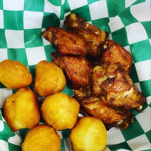 bbq wings, bbq chicken, chicken wings and fried chicken, fried chicken wings, food, chicken wings, chicken, poultry, fried chicken