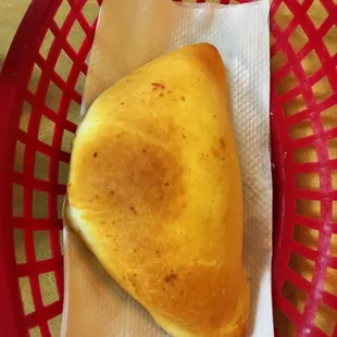 Cambray - empanada de guayaba y queso