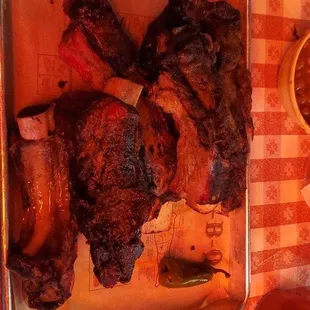 If you are coming from another state you will love the service and the amount of all you can eat ribs. Fast service. Family friendly